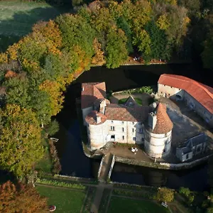 chateau-des-martinanches.hotels-rhonealpes.com/